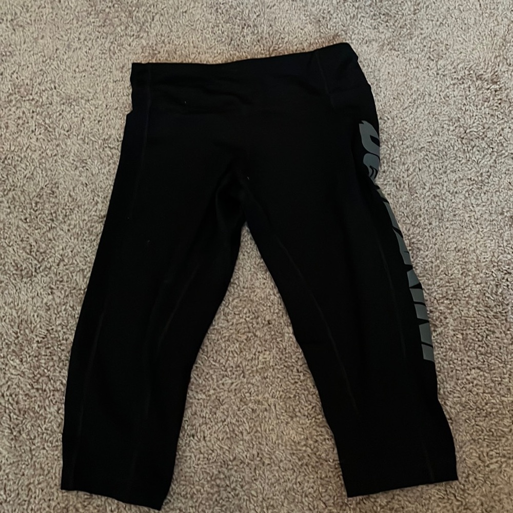 Black cropped leggings
